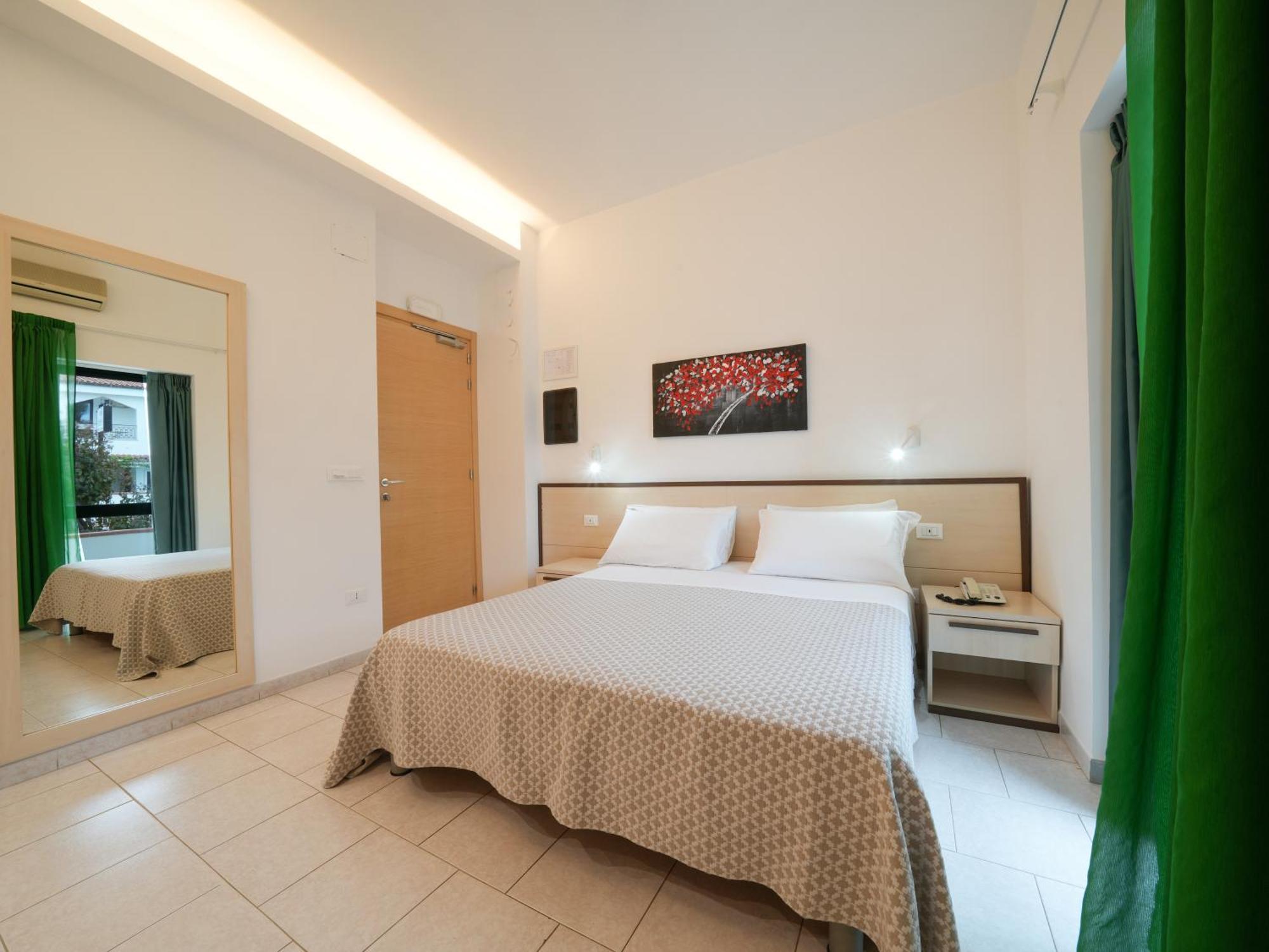 Marinella Parking Wi-fi Attrezzata 3*