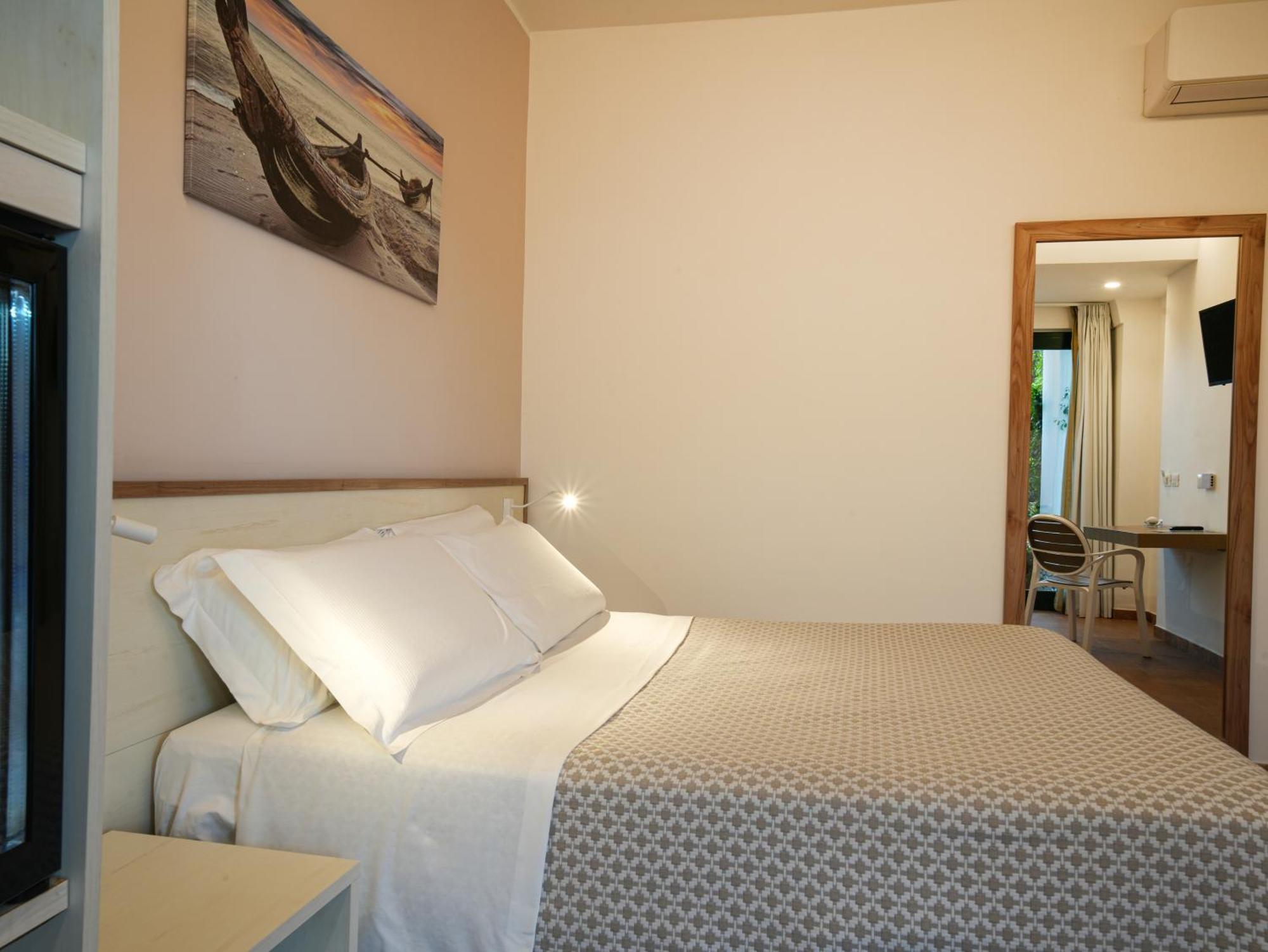 Marinella Parking Wi-fi Attrezzata 3*