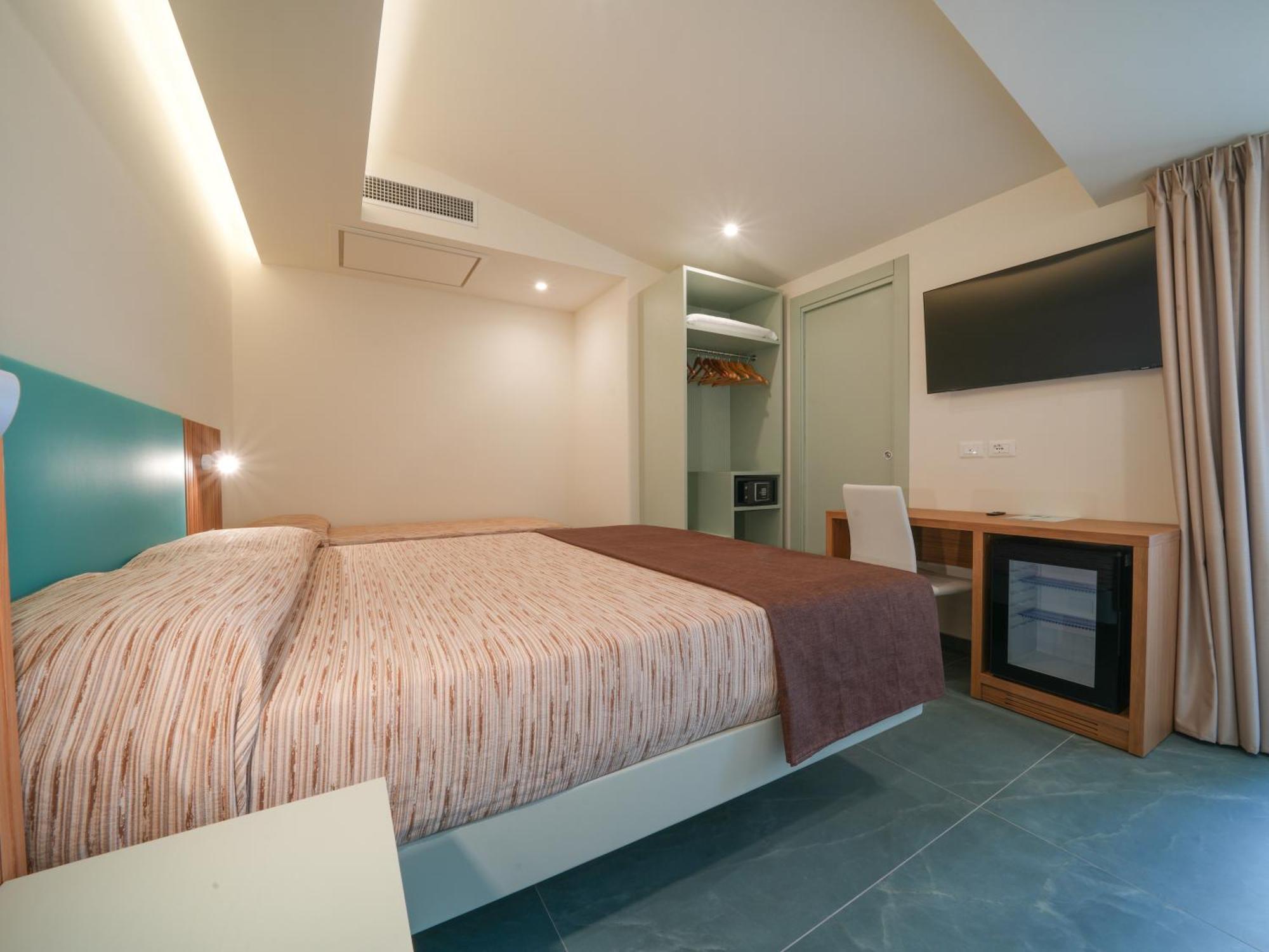 Hotel Marinella Parking Wi-fi Attrezzata