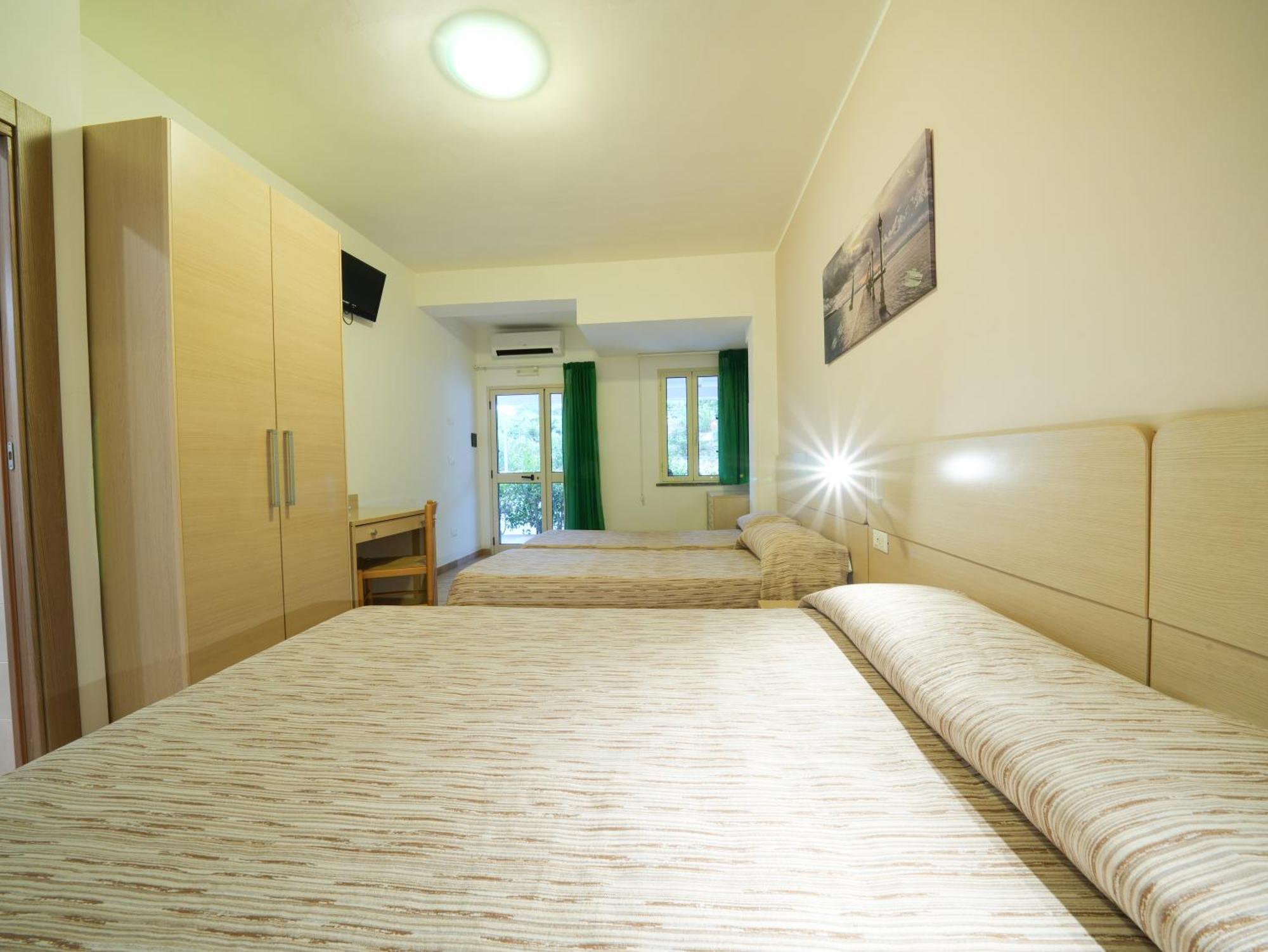 Marinella Parking Wi-fi Attrezzata Hotel Capo Vaticano