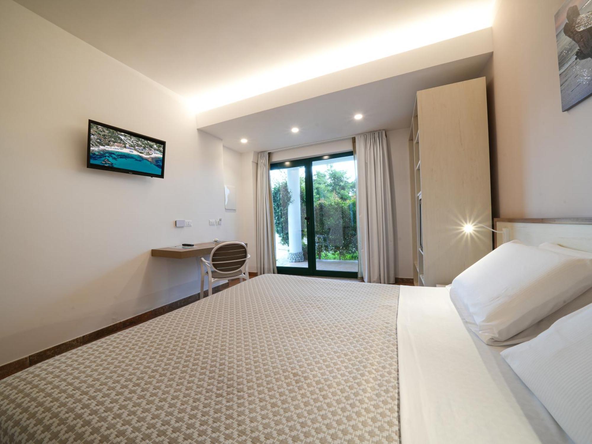 Marinella Parking Wi-fi Attrezzata 3*