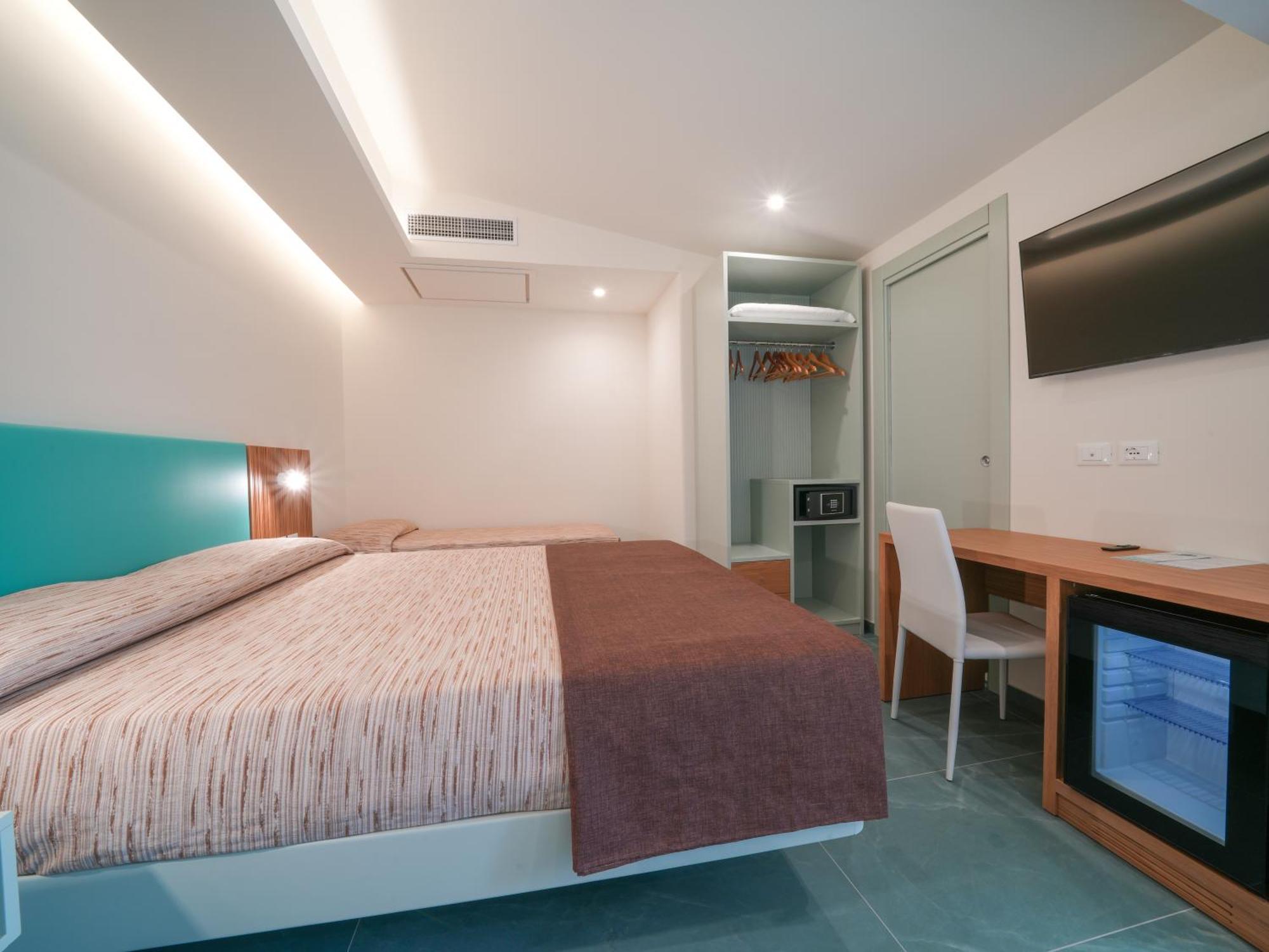 Marinella Parking Wi-fi Attrezzata Hotel