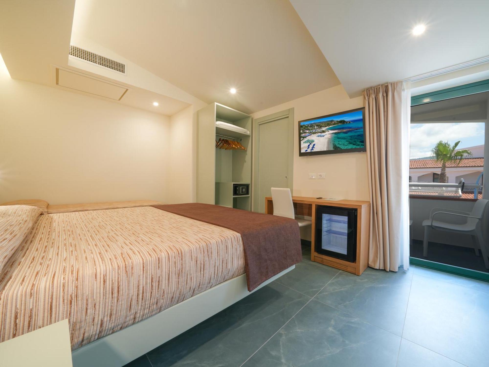 Marinella Parking Wi-fi Attrezzata Hotel