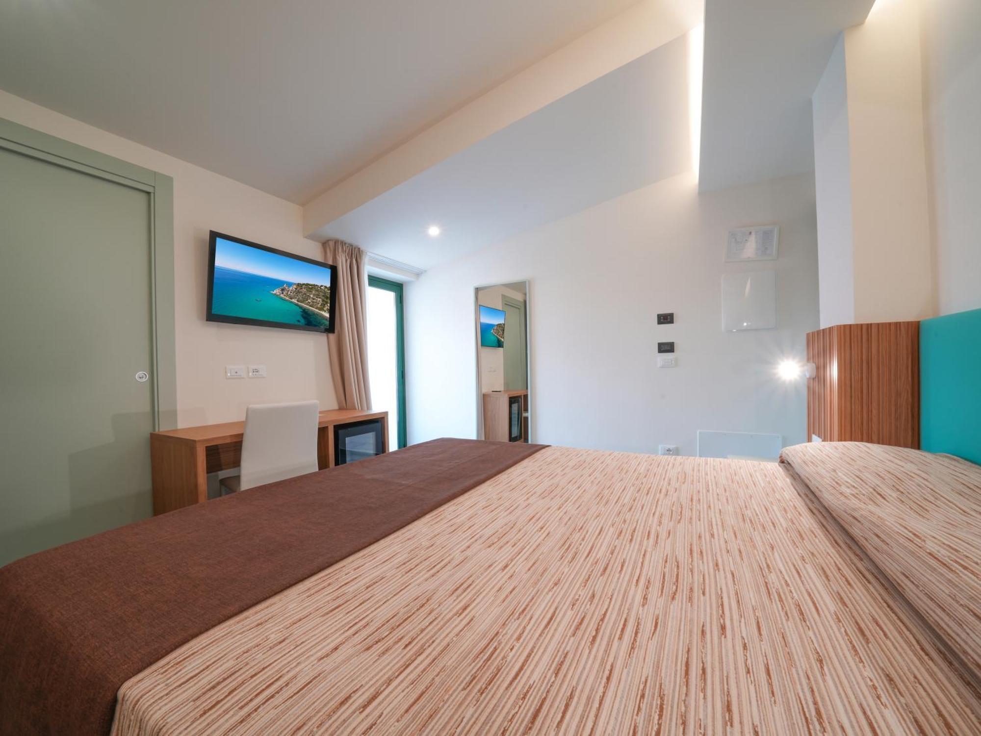 Marinella Parking Wi-fi Attrezzata Hotel