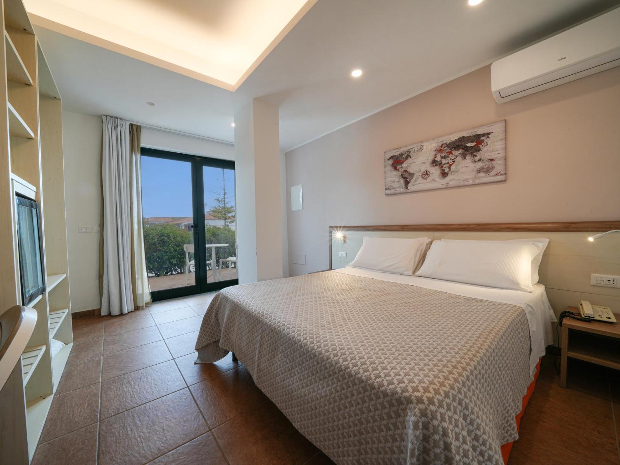 Hotel Marinella Parking Wi-fi Attrezzata 3*