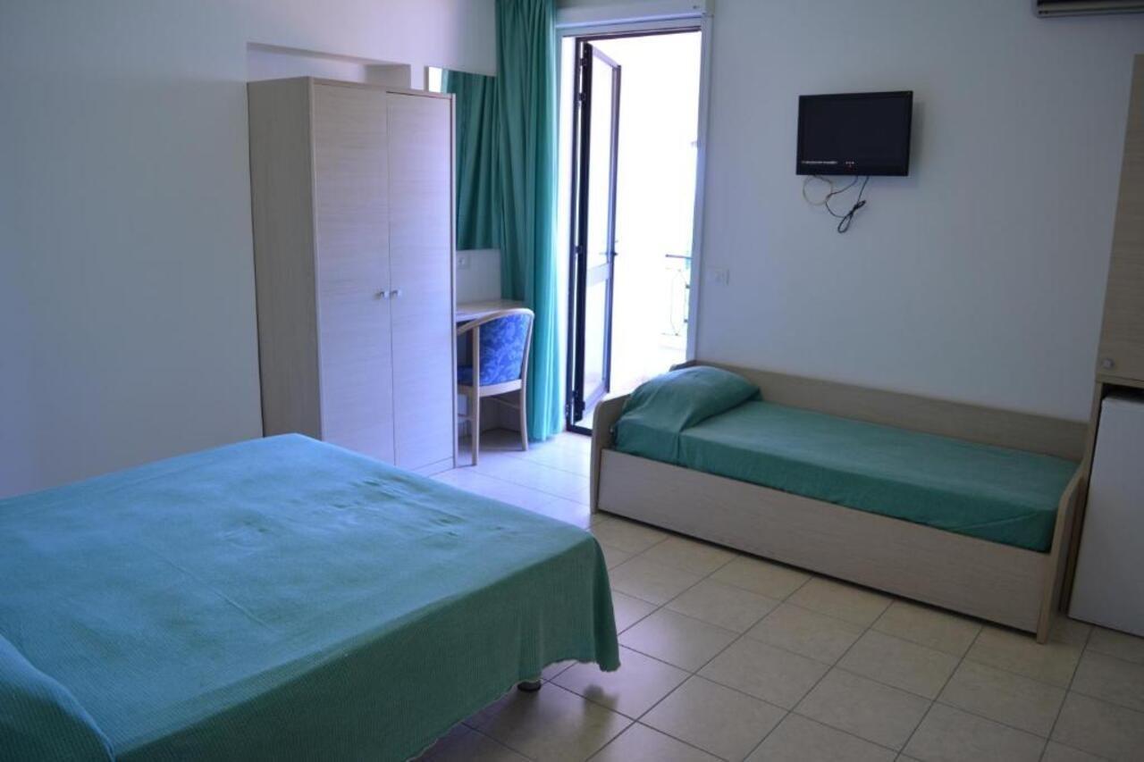 Marinella 3*