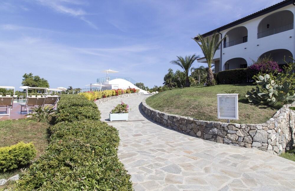 Marinella Hotel 3*