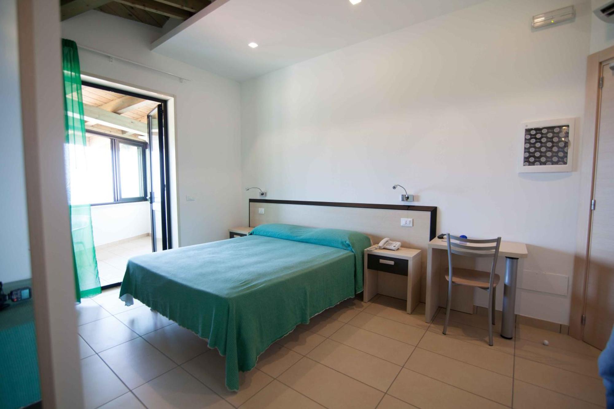 Marinella 3*