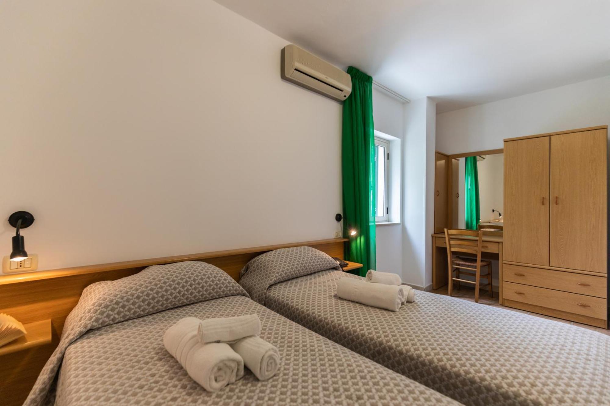 Marinella Hotel 3*