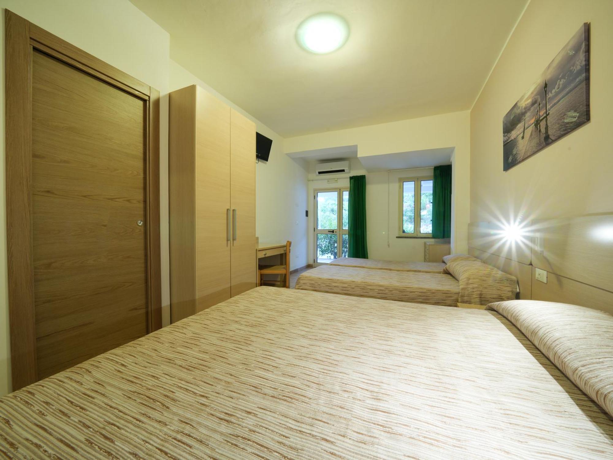 Marinella Parking Wi-fi Attrezzata Hotel Capo Vaticano