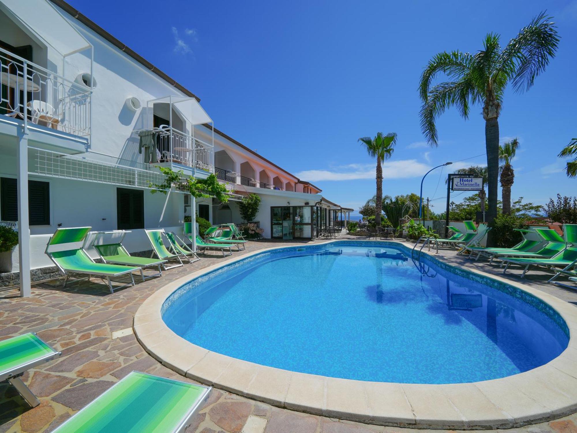 Marinella Parking Wi-fi Attrezzata 3*