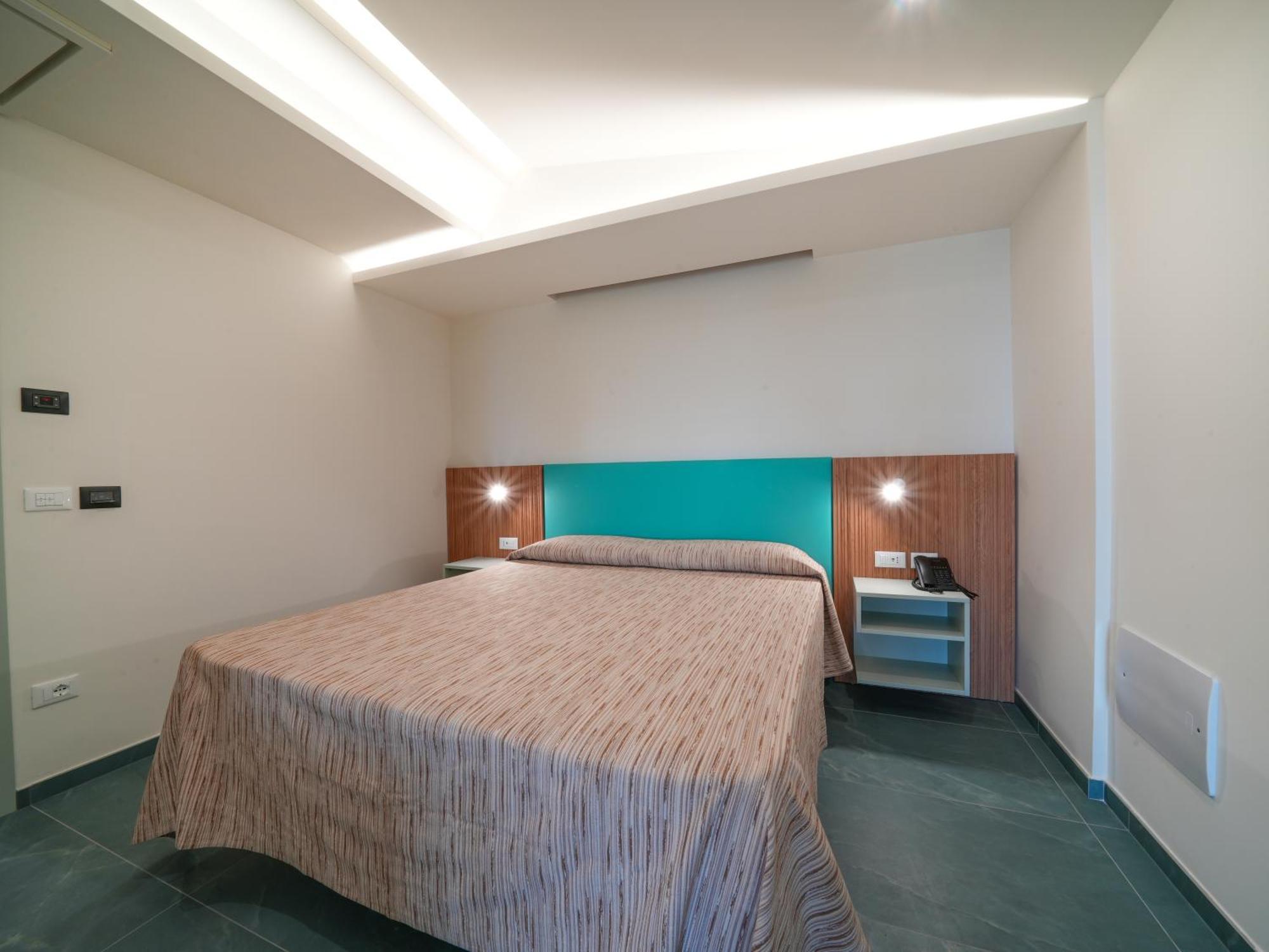 Hotel Marinella Parking Wi-fi Attrezzata