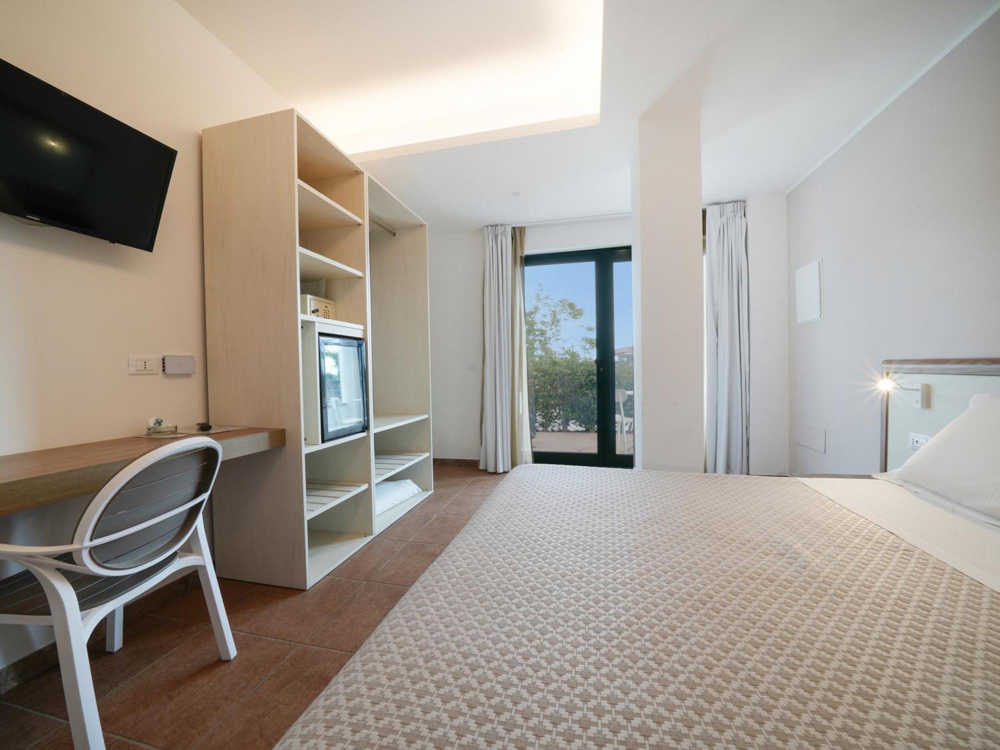 Marinella Parking Wi-fi Attrezzata 3* Capo Vaticano